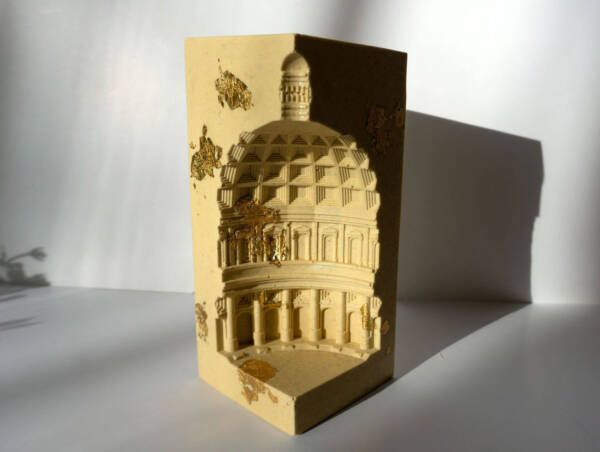 Decoratiune Dom Pantheon - suport lateral de carti crem