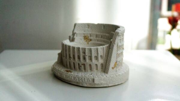 Decoratiune Sculptura Rome Colosseum - alb gold